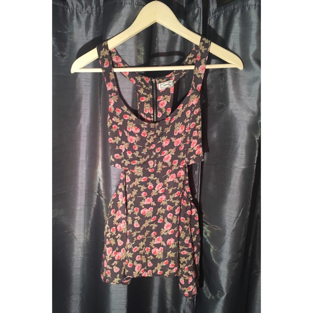 Kirra Floral Top size Small
